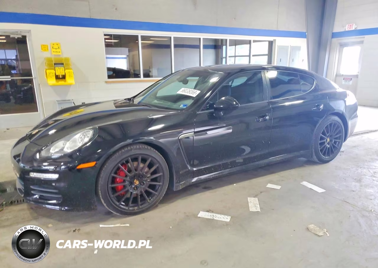 2015 Porsche Panamera 2