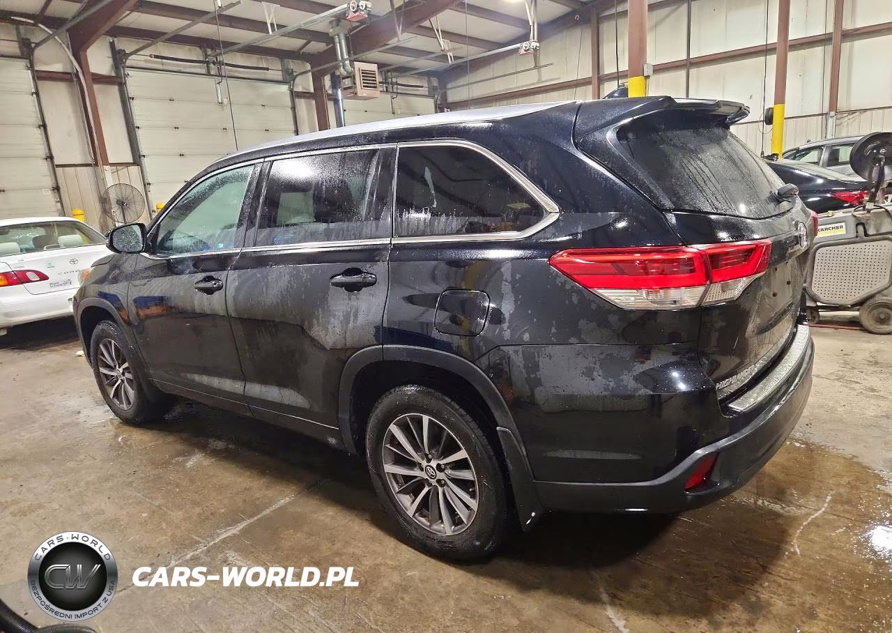 2018 Toyota Highlander Xle VIN:5TDJZRFH5JS884530 - 2
