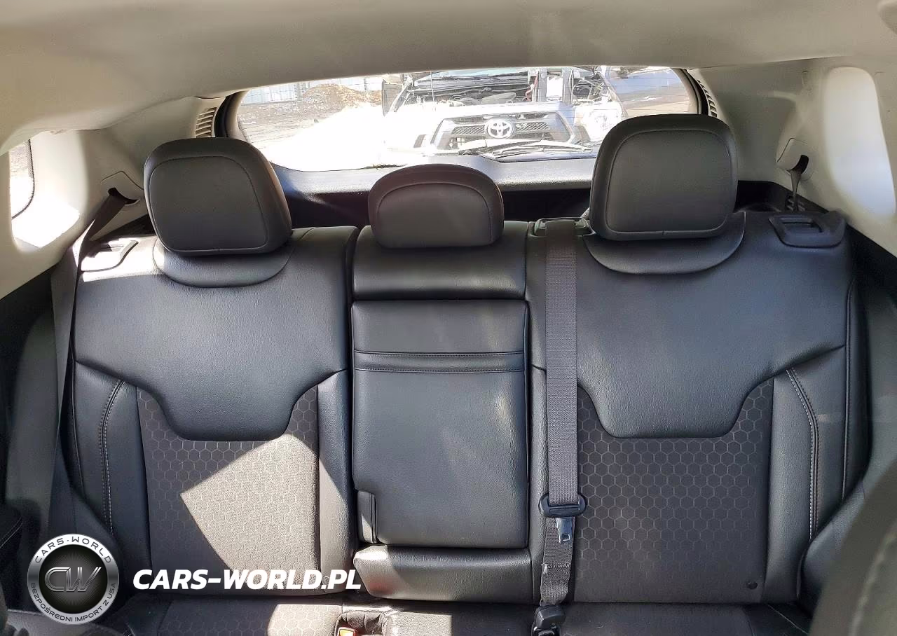 2019 Jeep Compass Latitude VIN:3C4NJCBB3KT851136 - 10