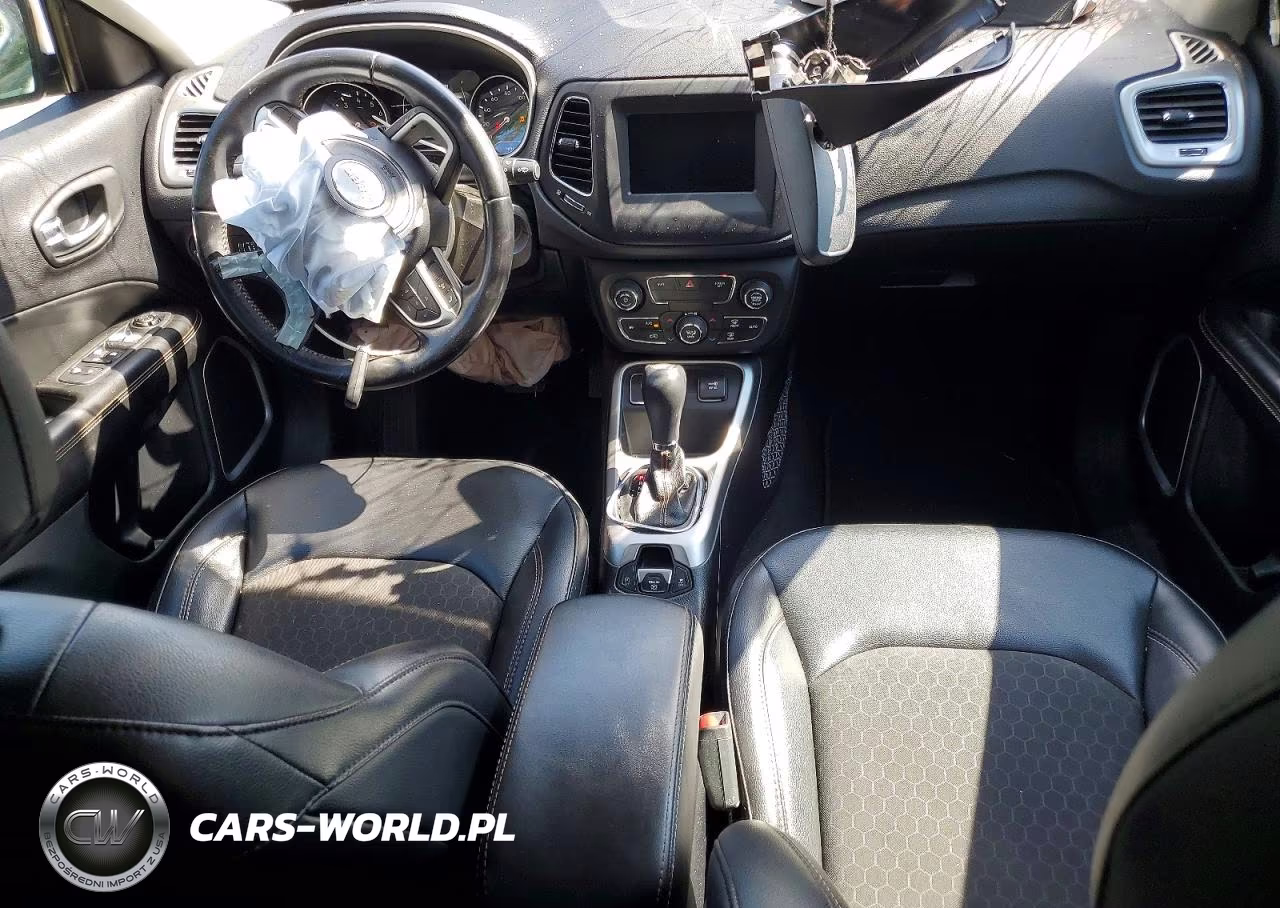 2019 Jeep Compass Latitude VIN:3C4NJCBB3KT851136 - 8
