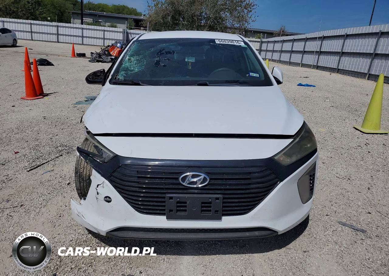 2018 Hyundai Ioniq Blue VIN:KMHC65LC7JU065271 - 5