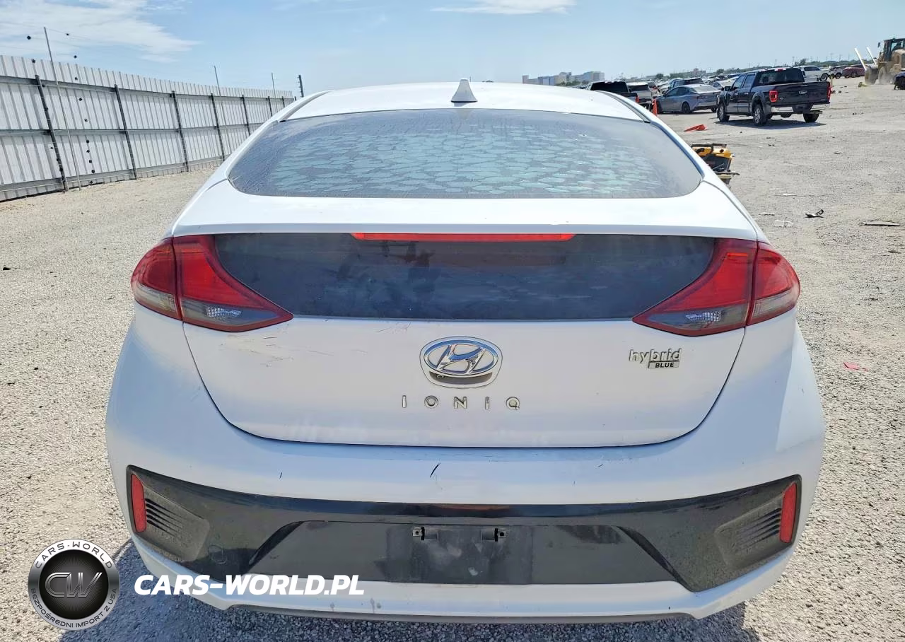 2018 Hyundai Ioniq Blue VIN:KMHC65LC7JU065271 - 6