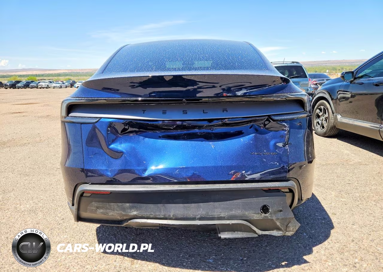 2026 Tesla Model Y VIN:7SAYGDEE8TF677106 - 6