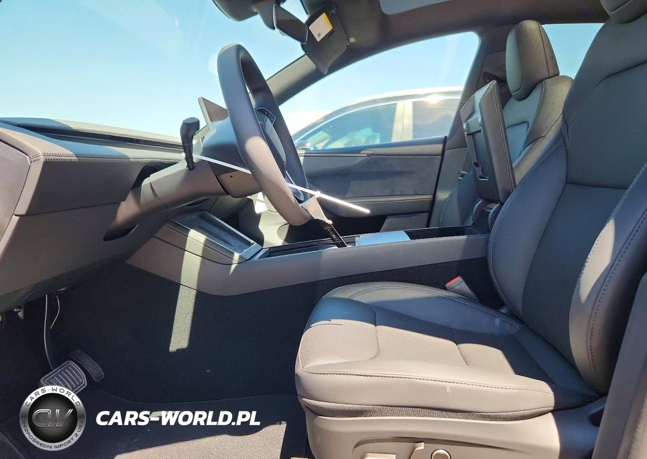 2026 Tesla Model Y VIN:7SAYGDEE8TF677106 - 7
