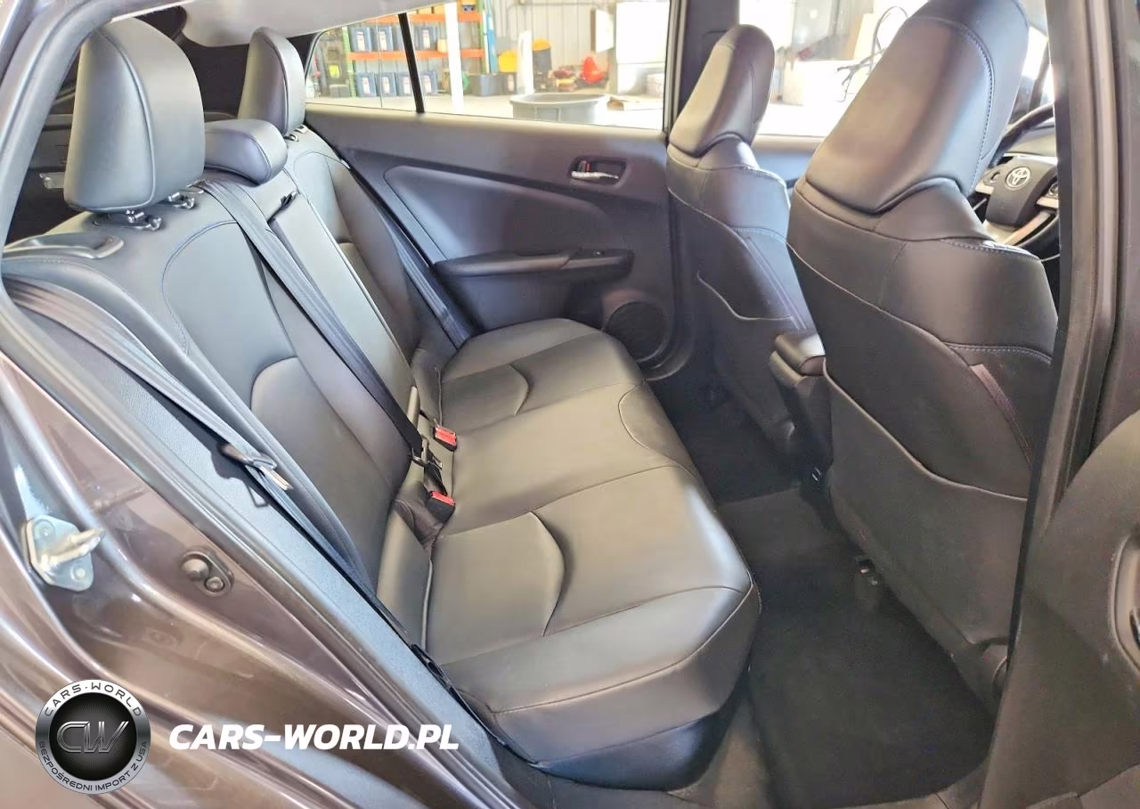 2017 Toyota Prius Four Touring VIN:JTDKARFU8H3540856 - 10
