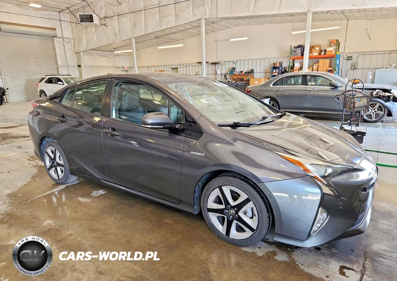 2017 Toyota Prius Four Touring VIN:JTDKARFU8H3540856 - 4