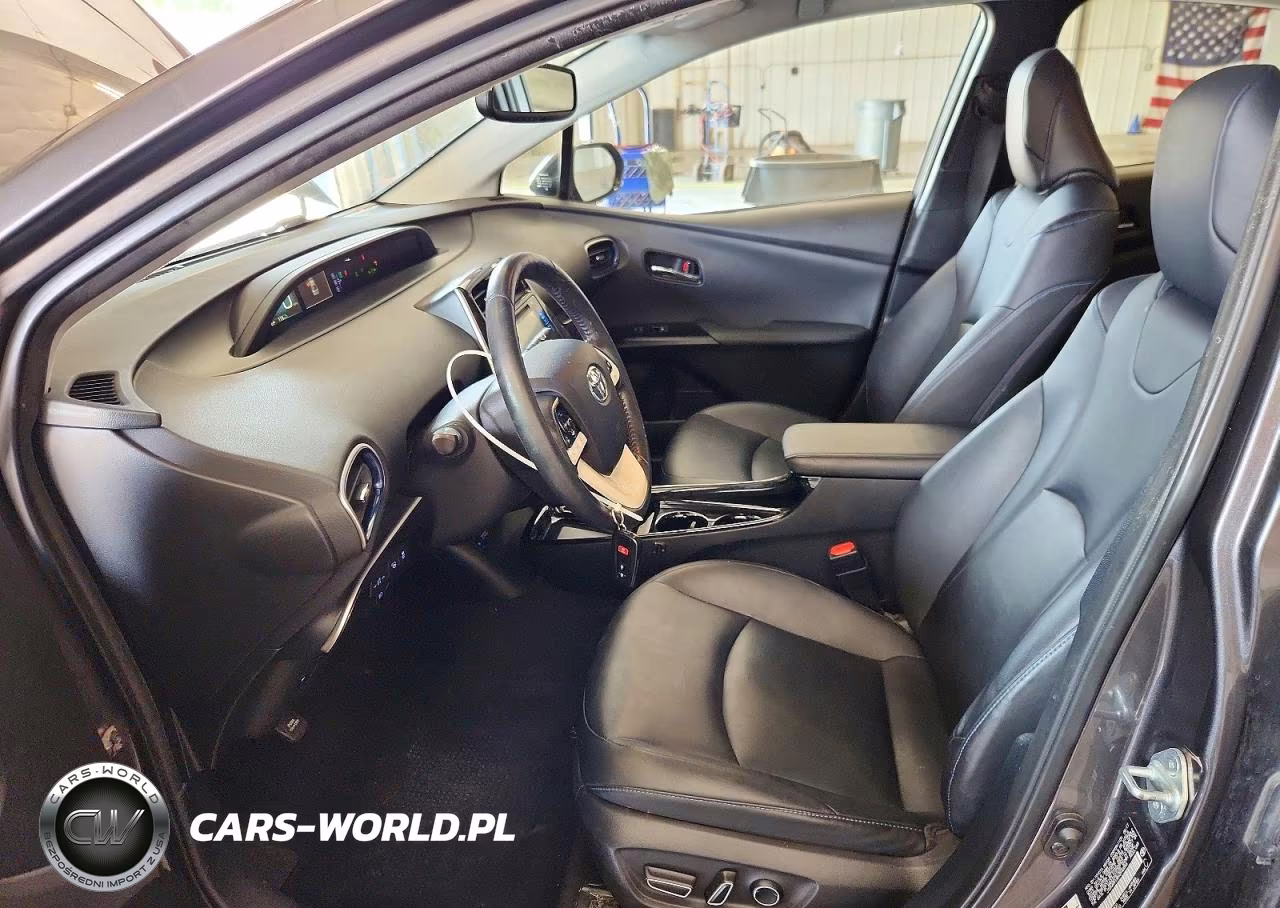 2017 Toyota Prius Four Touring VIN:JTDKARFU8H3540856 - 7