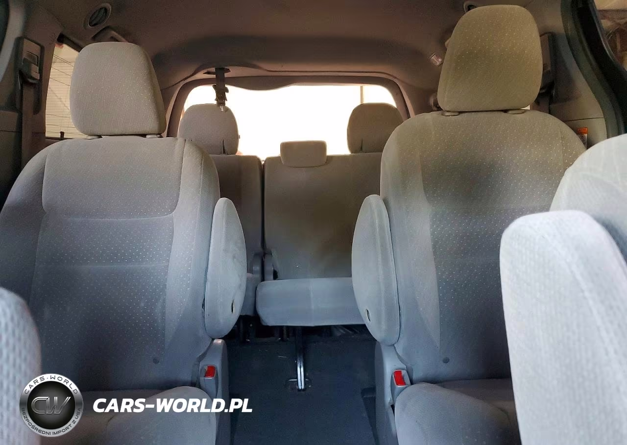 2019 Toyota Sienna Le VIN:5TDJZ3DC5KS218130 - 10