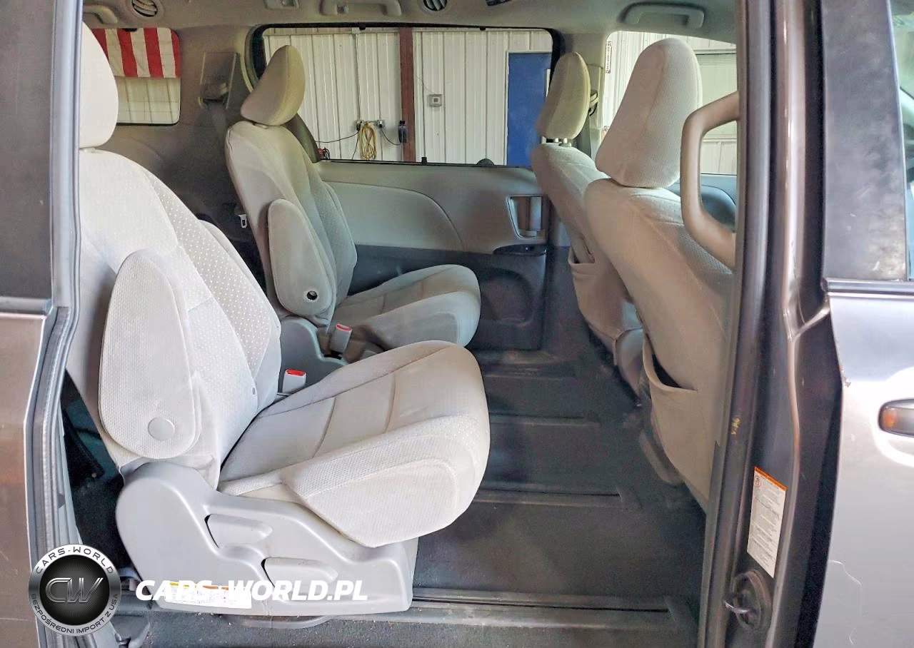2019 Toyota Sienna Le VIN:5TDJZ3DC5KS218130 - 11