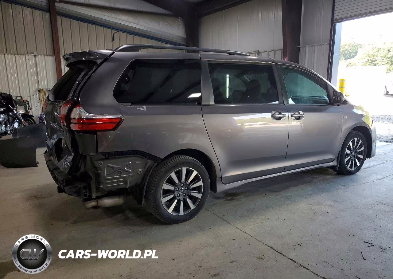 2019 Toyota Sienna Le VIN:5TDJZ3DC5KS218130 - 3
