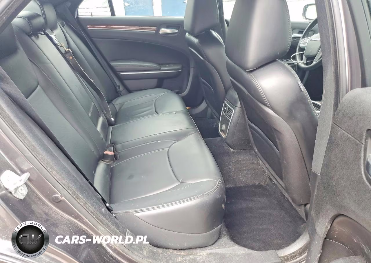 2014 Chrysler 300 VIN:2C3CCAAG9EH207595 - 10