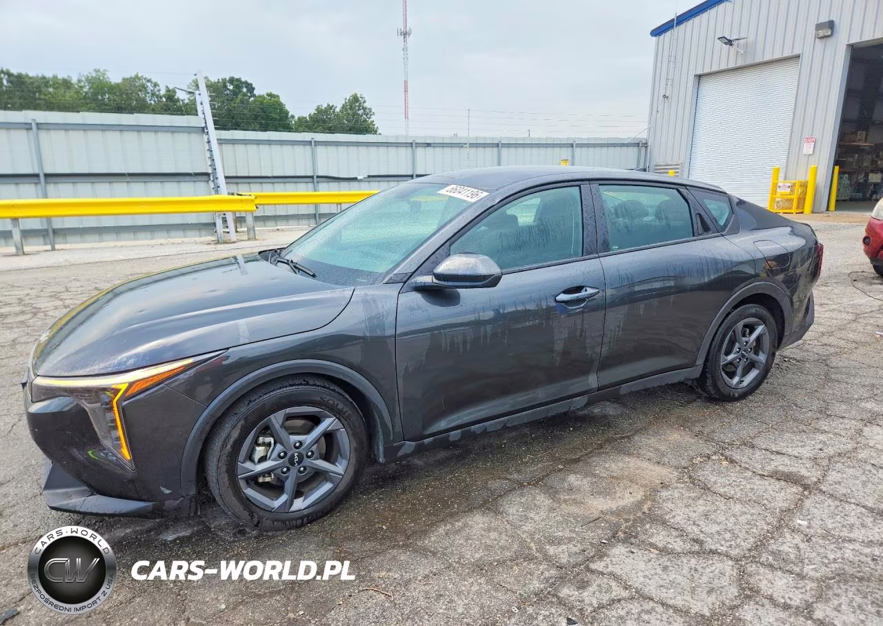 2025 Kia K4 Lxs VIN:3KPFT4DE7SE015572 - 1