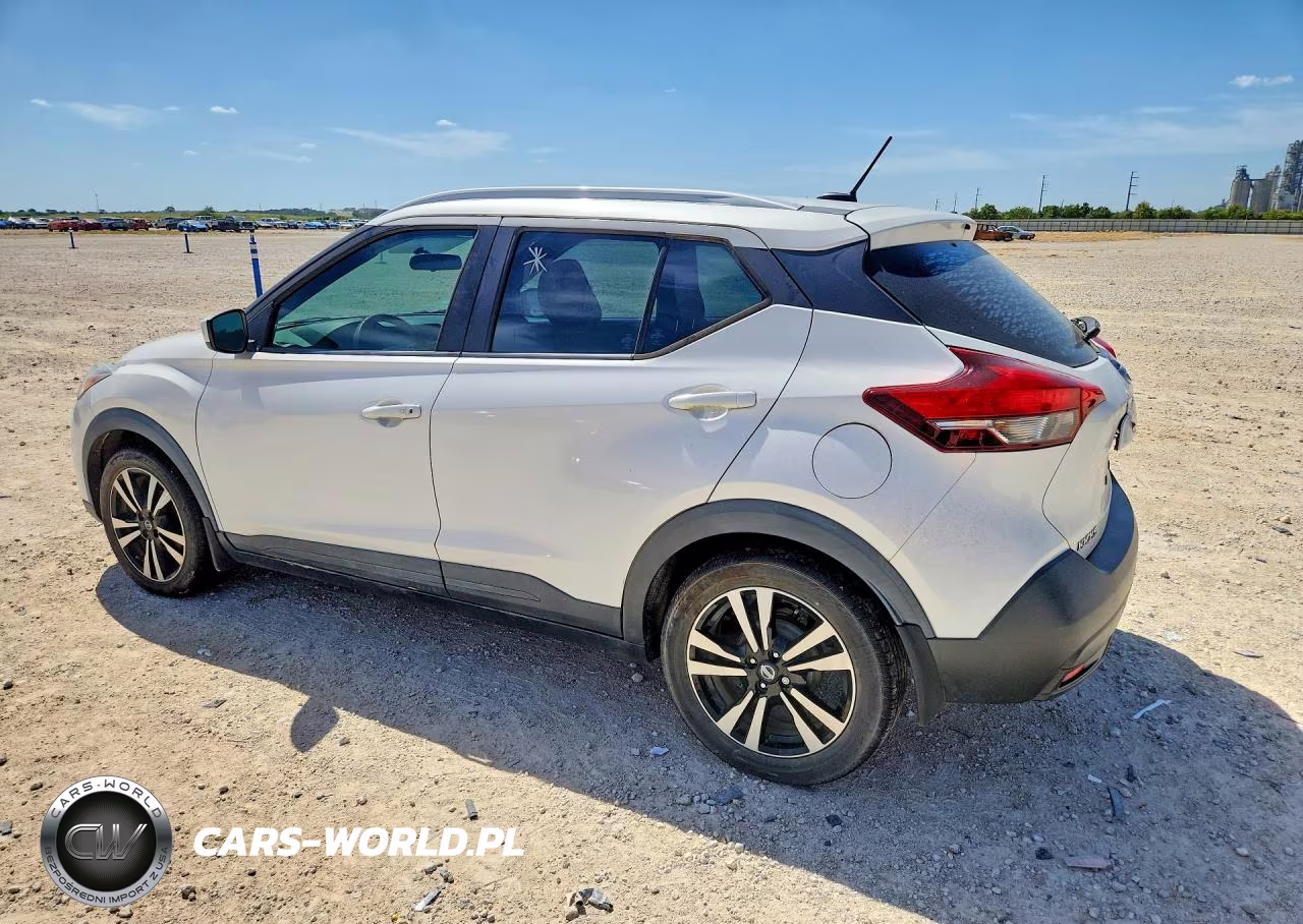 2018 Nissan Kicks Sv VIN:3N1CP5CU8JL537548 - 2