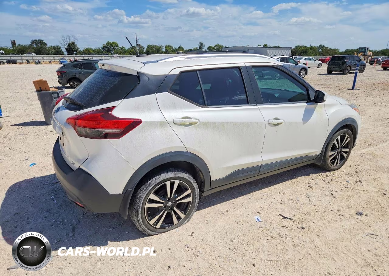 2018 Nissan Kicks Sv VIN:3N1CP5CU8JL537548 - 3