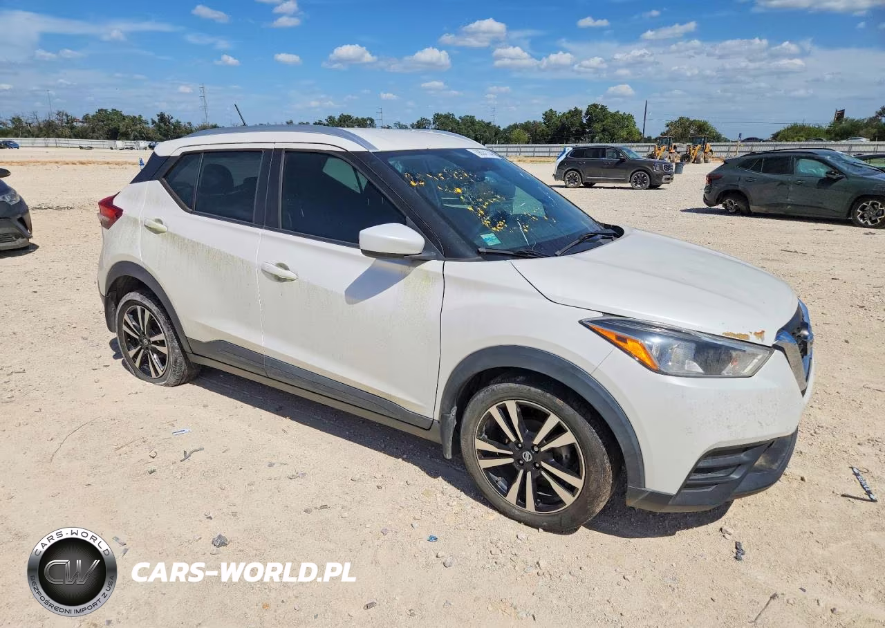 2018 Nissan Kicks Sv VIN:3N1CP5CU8JL537548 - 4