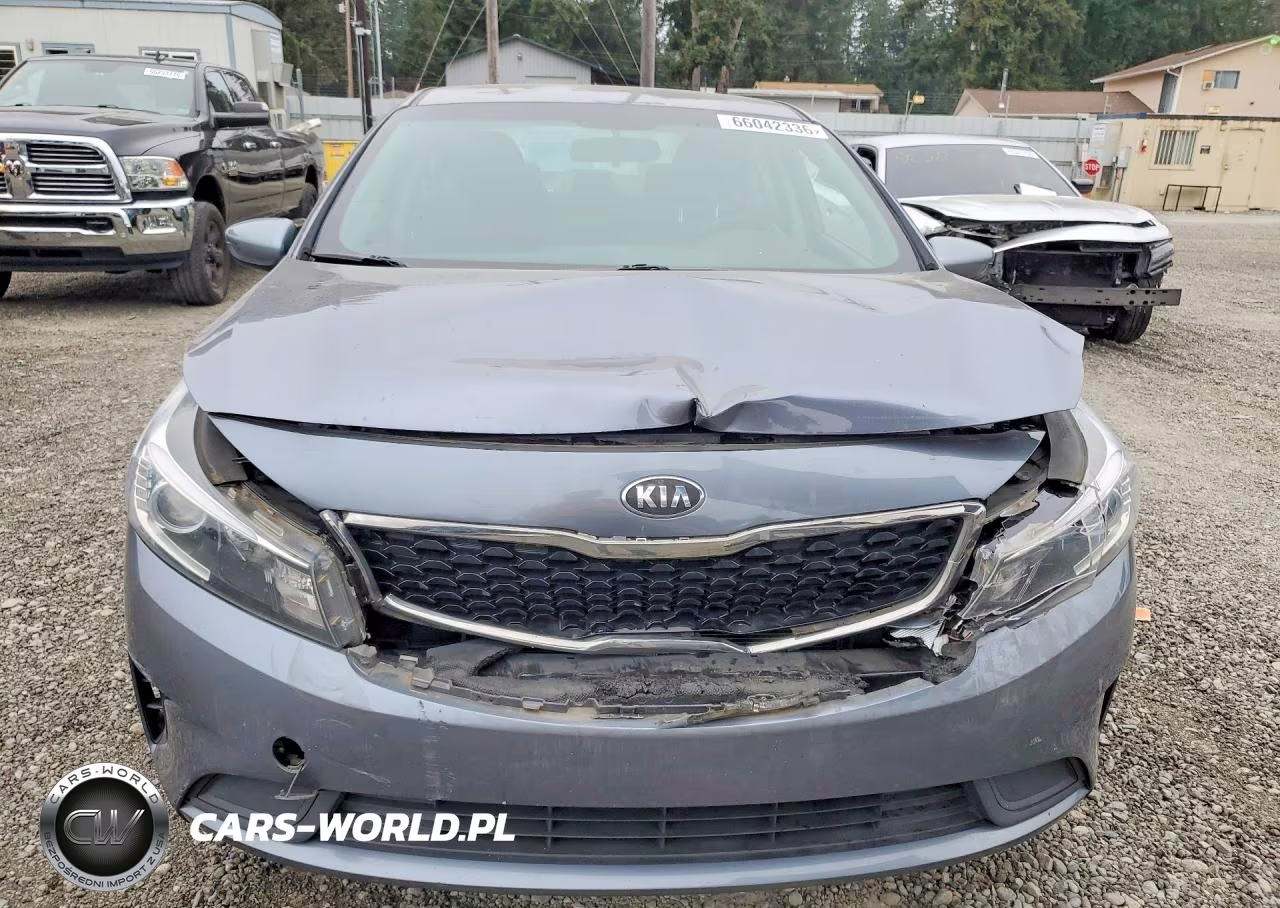 2018 Kia Forte S VIN:3KPFL4A73JE250930 - 5