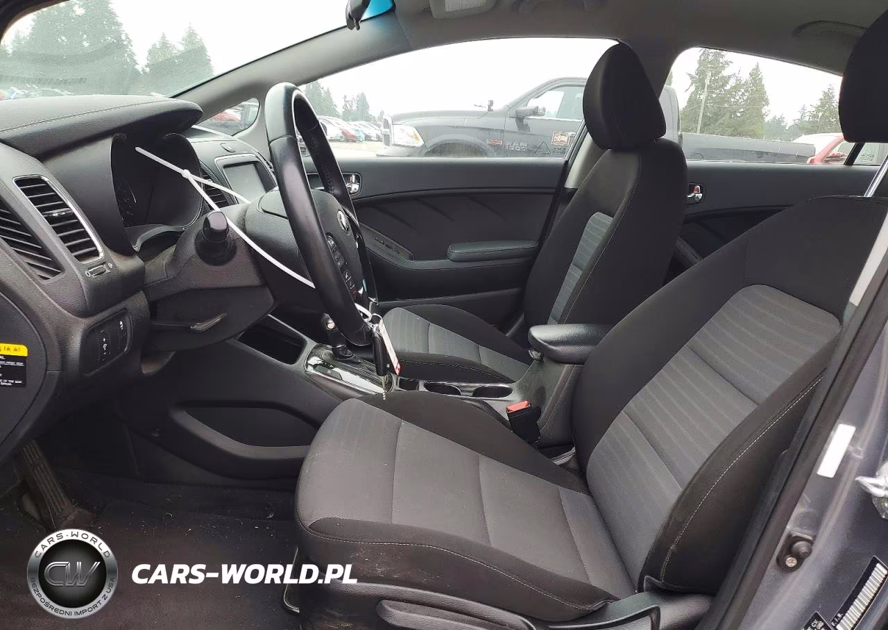 2018 Kia Forte S VIN:3KPFL4A73JE250930 - 7