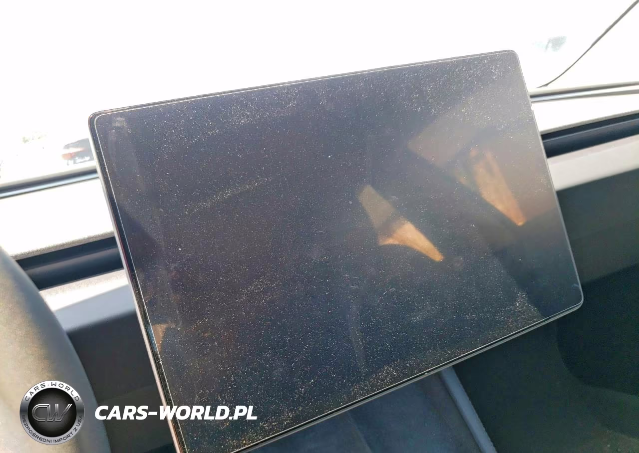2025 Tesla Model 3 VIN:5YJ3E1EA5SF933113 - 9