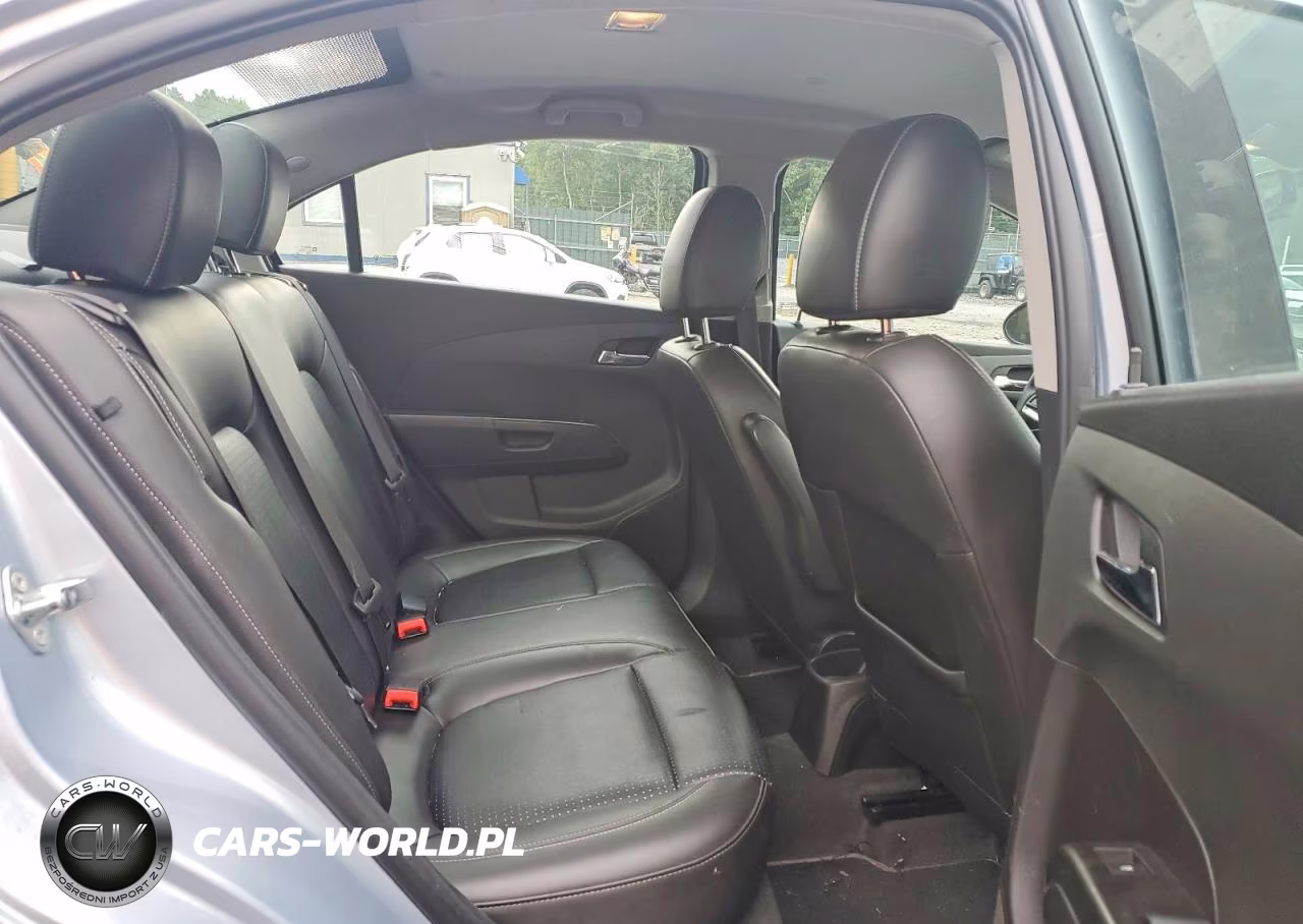 2018 Chevrolet Sonic Premier VIN:1G1JF5SB7J4106124 - 10