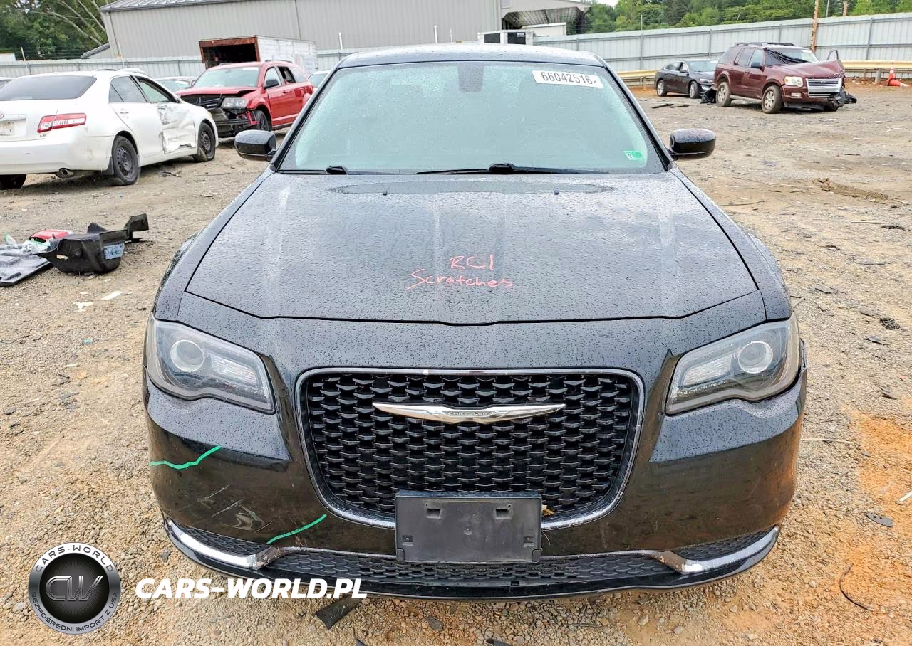 2019 Chrysler 300 Touring VIN:2C3CCAAG6KH636897 - 5