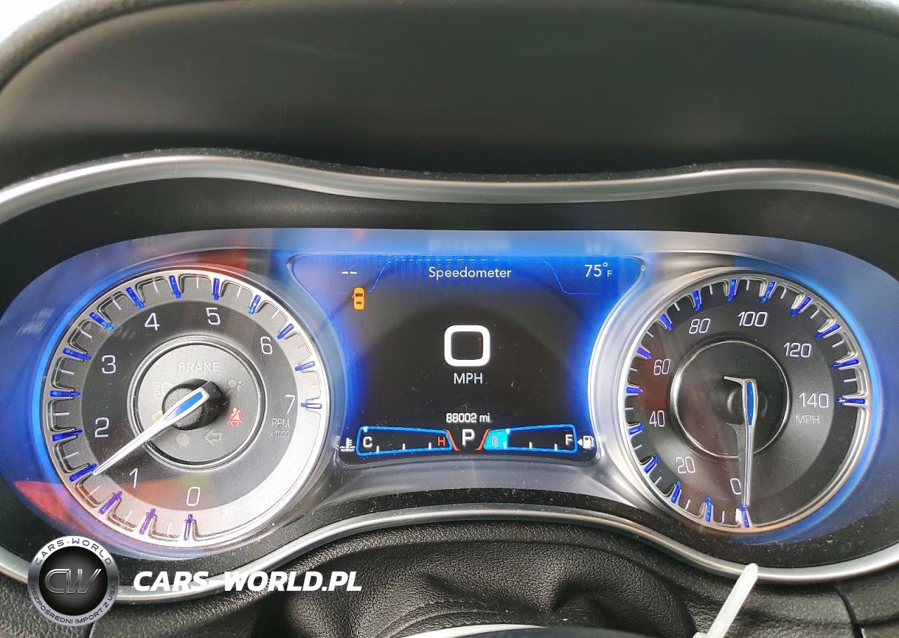2019 Chrysler 300 Touring VIN:2C3CCAAG6KH636897 - 9