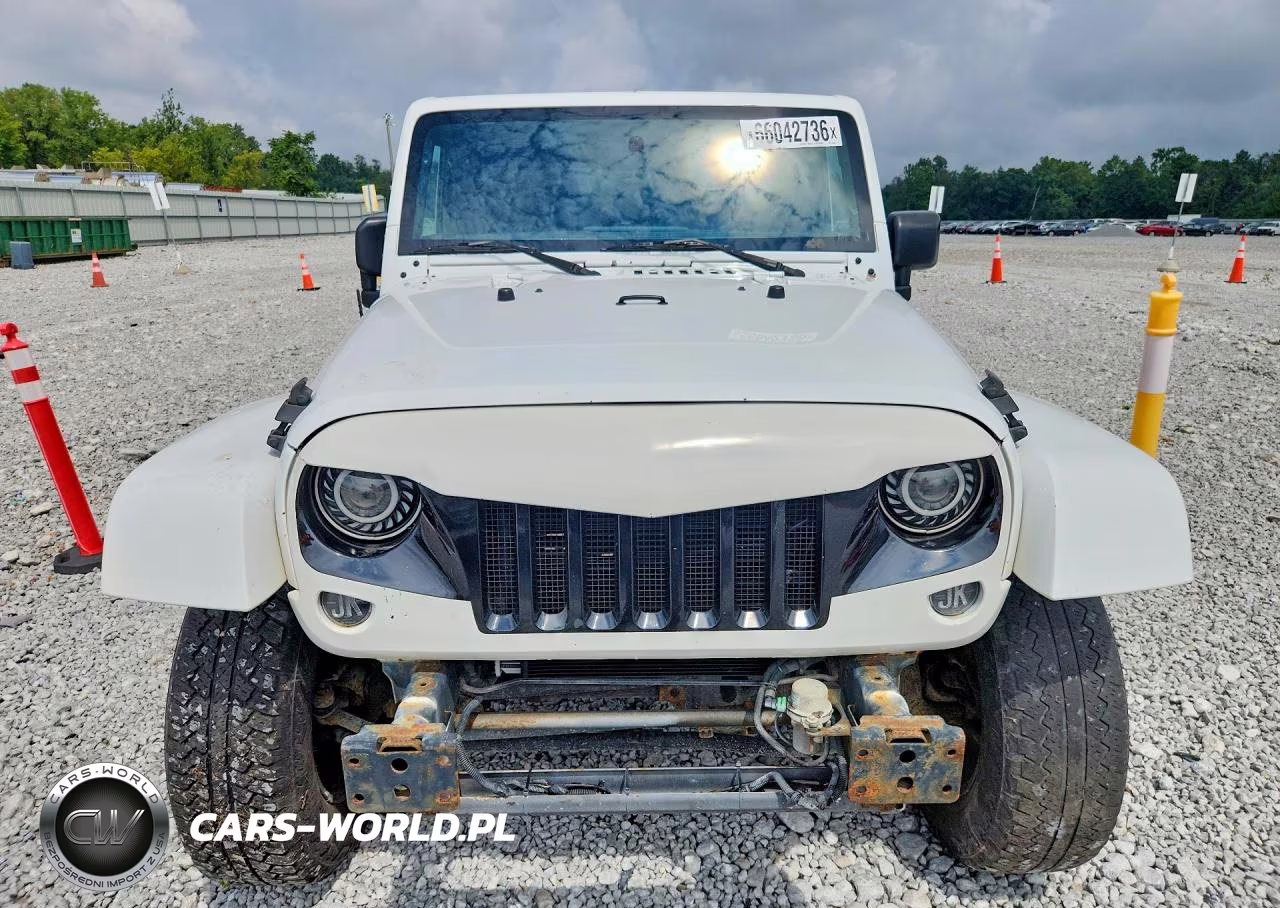 2015 Jeep Wrangler VIN:1C4BJWEG8FL537320 - 5