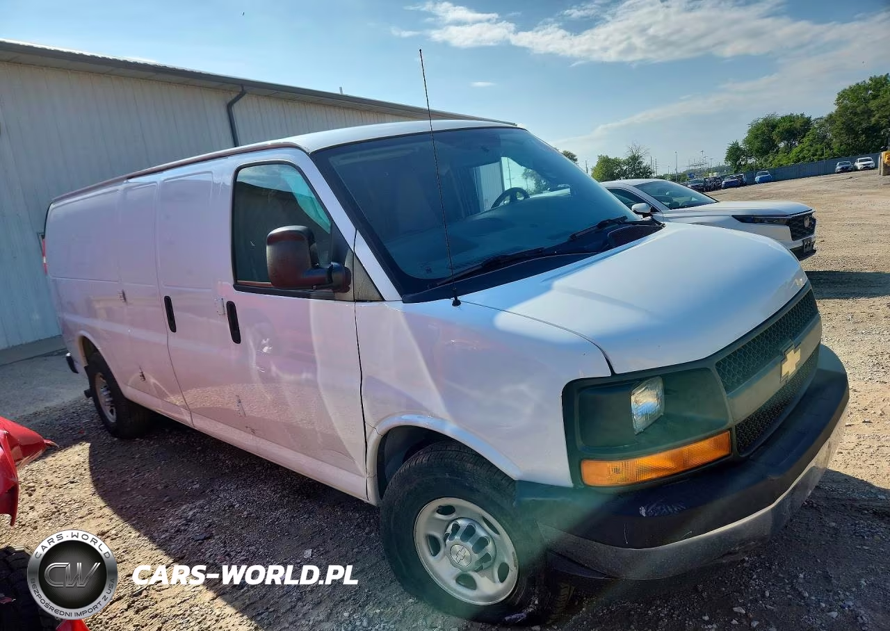 2017 Chevrolet Express 3500 Cargo Delivery Van VIN:1GCZGHFG7H1351242 - 4