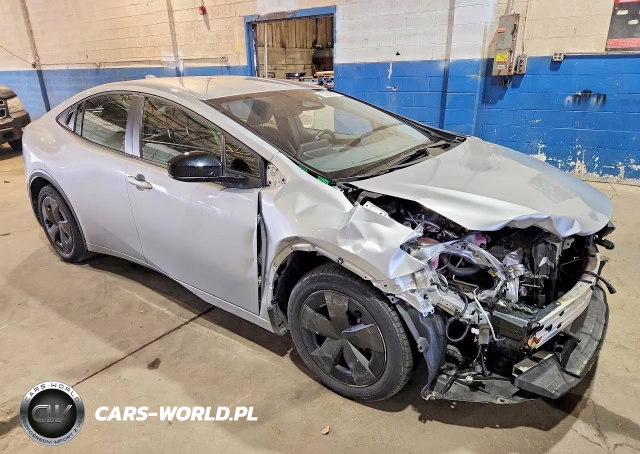 2025 Toyota Prius Le VIN:JTDACAAU7S3054643 - 4