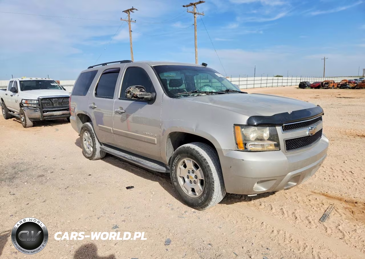 2008 Chevrolet Tahoe C1500 VIN:1GNFC13J28R267974 - 4