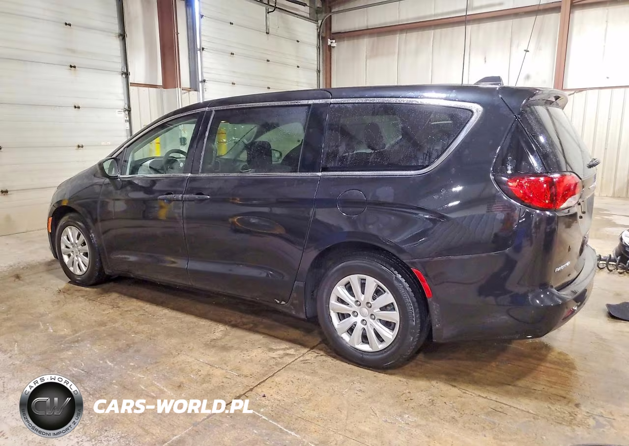 2018 Chrysler Pacifica L VIN:2C4RC1AG3JR121113 - 2