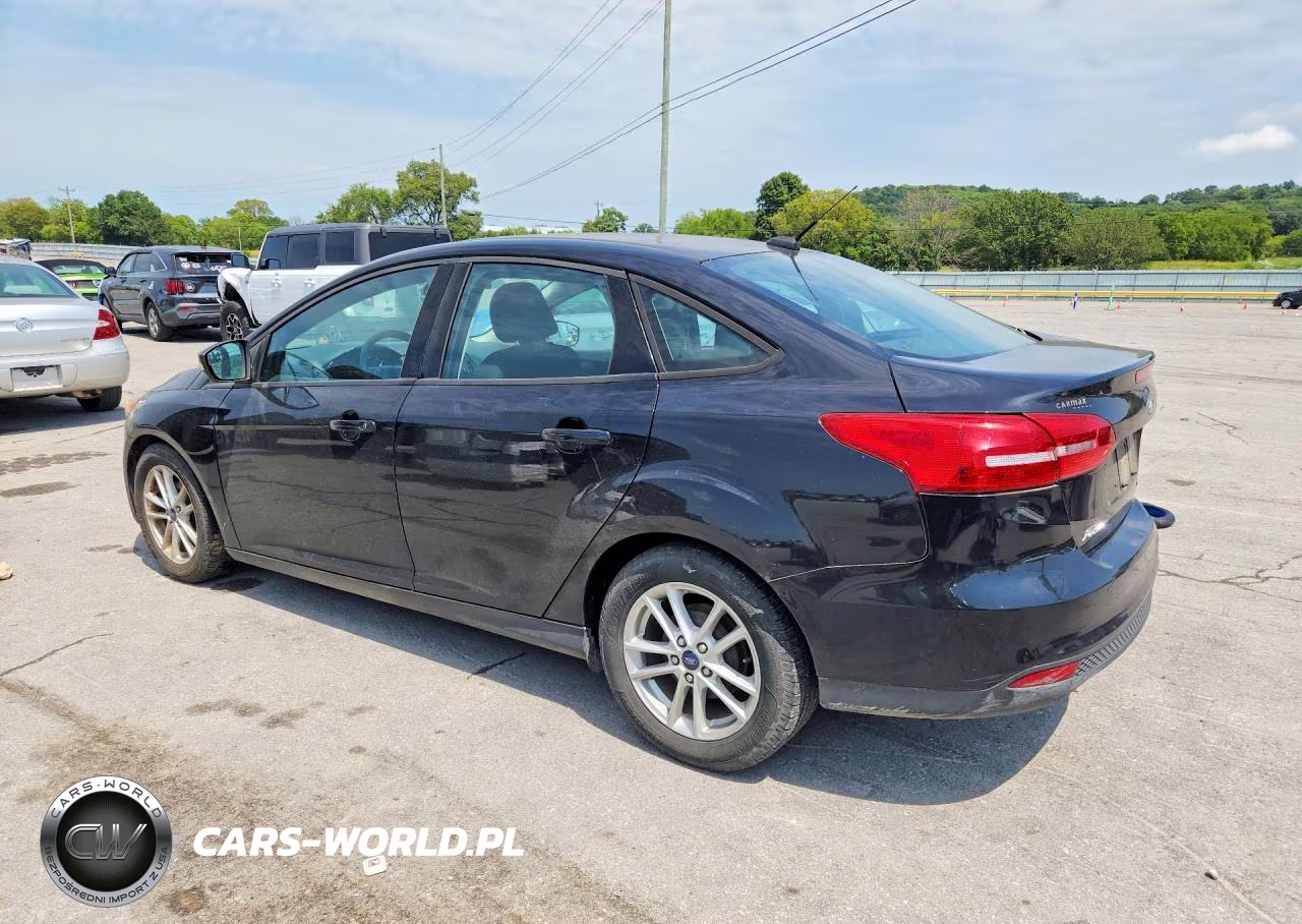 2016 Ford Focus Se VIN:1FADP3F2XGL300926 - 2