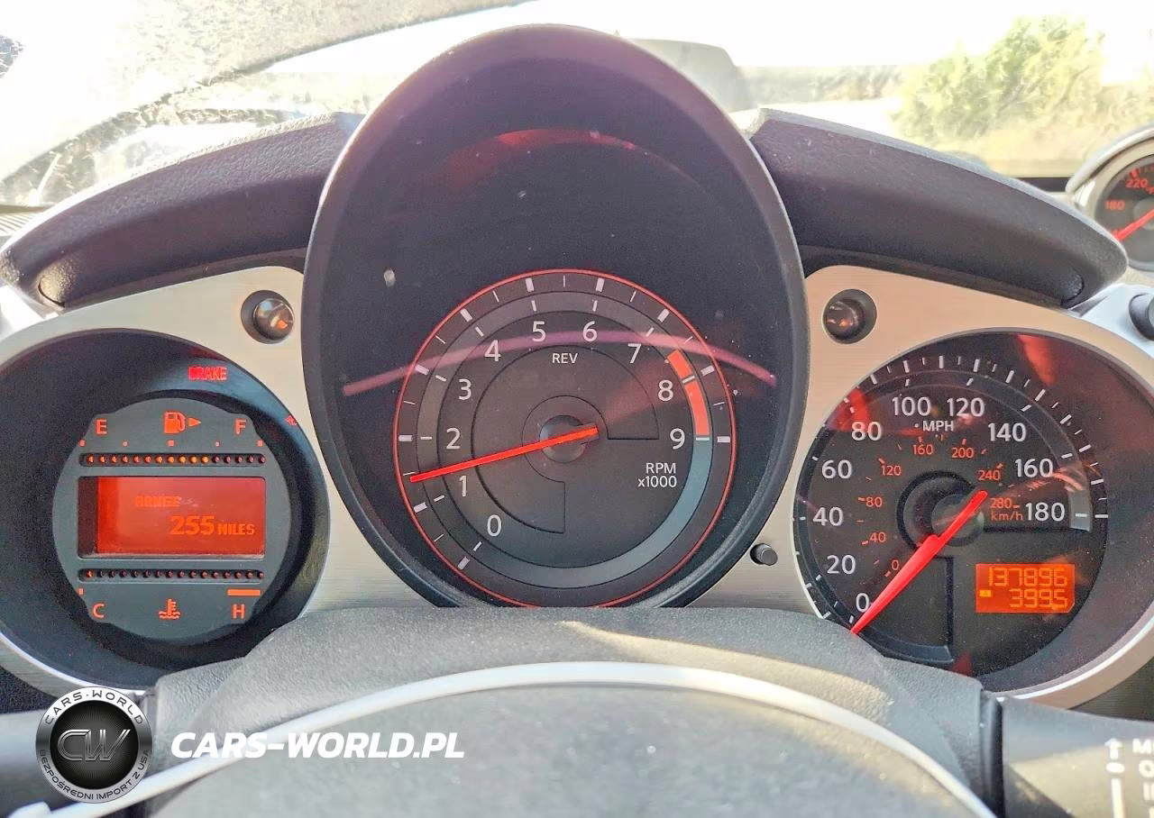 2015 Nissan 370Z Base VIN:JN1AZ4EH2FM440693 - 9