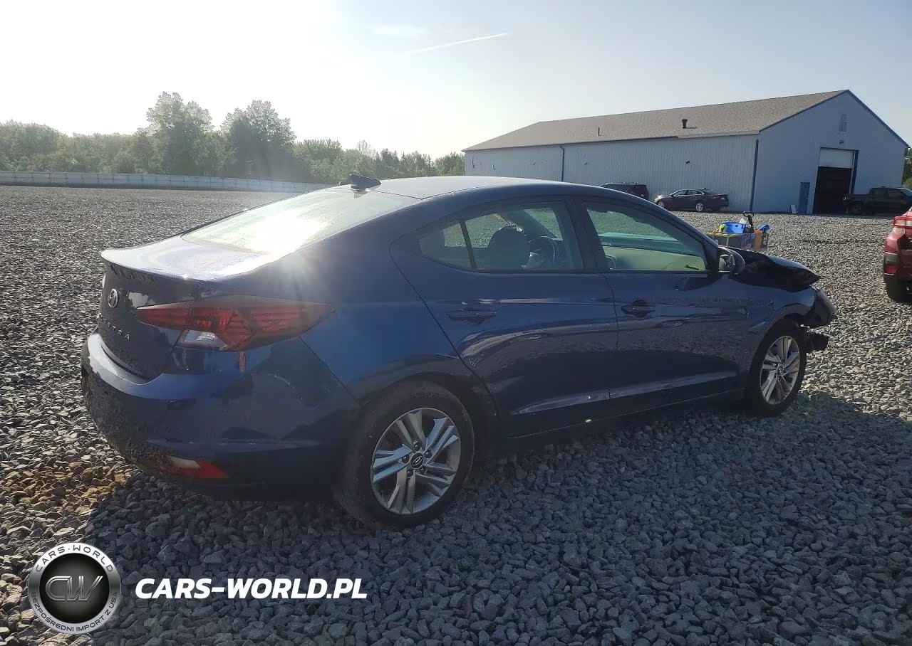 2019 Hyundai Elantra Value Edition VIN:5NPD84LF6KH405870 - 3