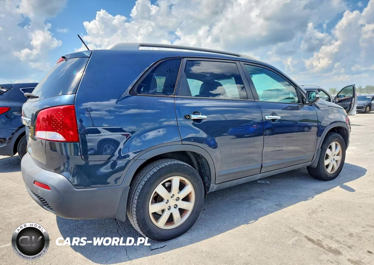 2011 Kia Sorento Lx VIN:5XYKT4A12BG116909 - 3
