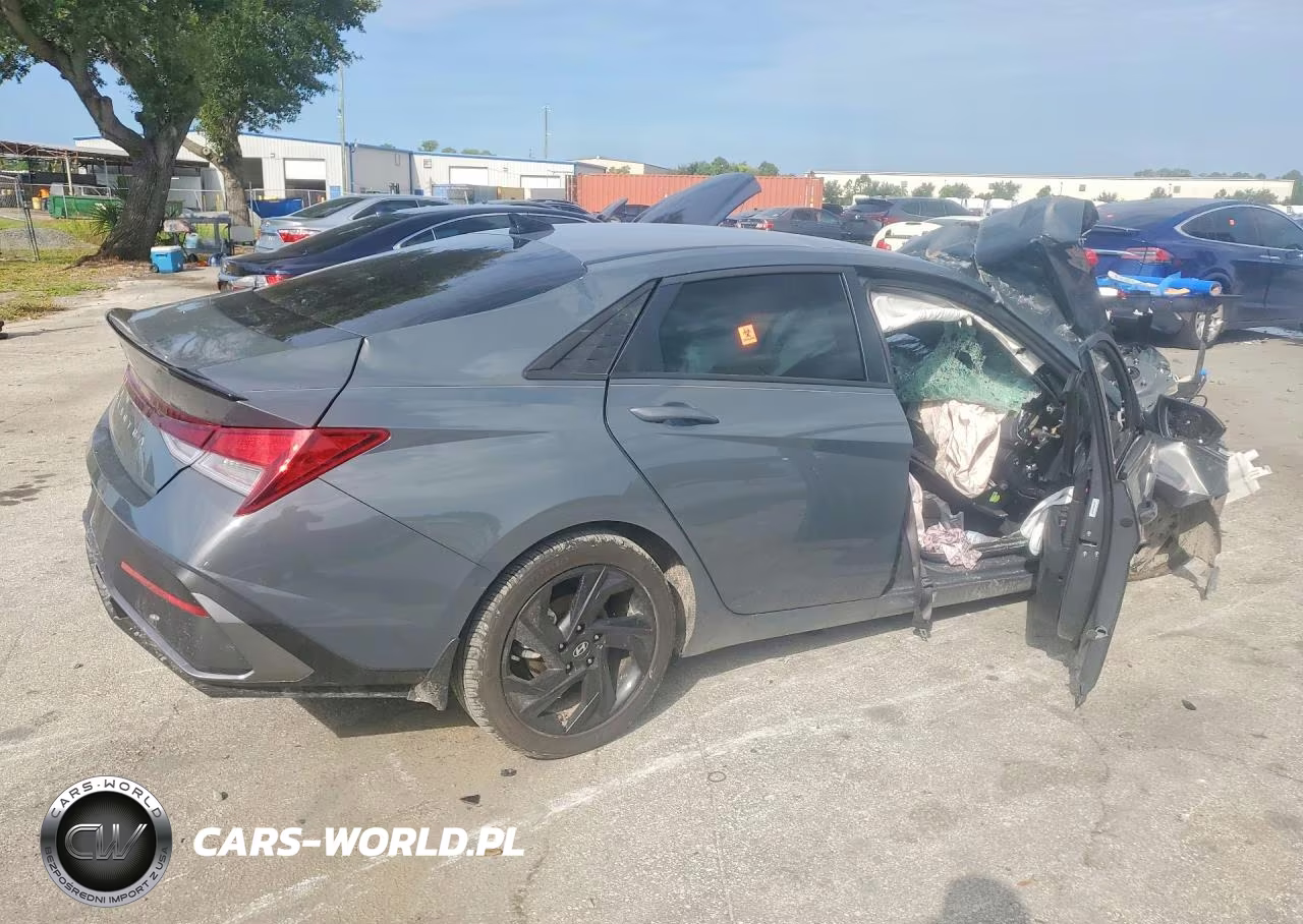 2026 Hyundai Elantra Sel Sport VIN:KMHLM4DG5TU188197 - 3