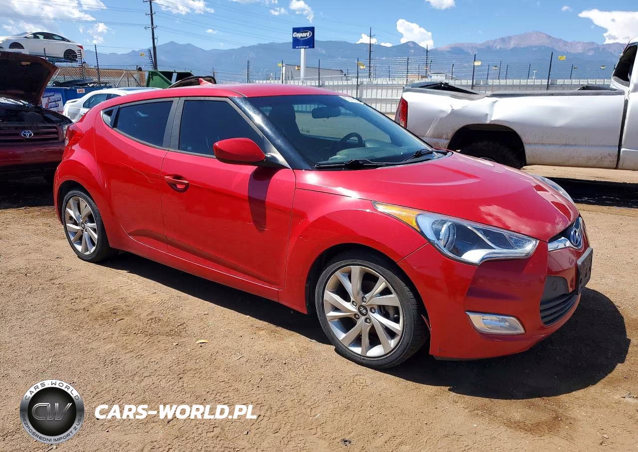 2017 Hyundai Veloster Base VIN:KMHTC6AD5HU316986 - 4