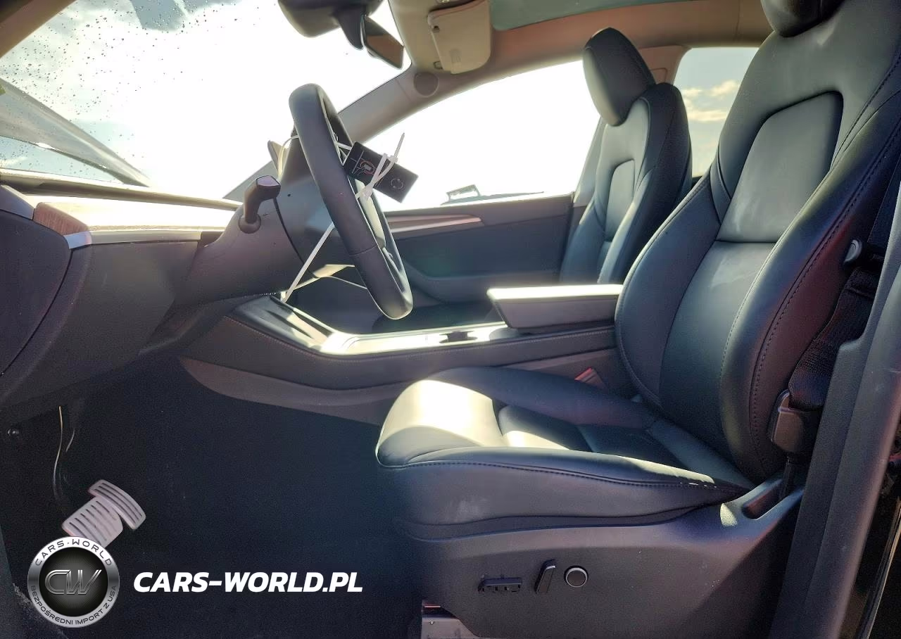 2024 Tesla Model Y VIN:7SAYGDEF1RF057425 - 7