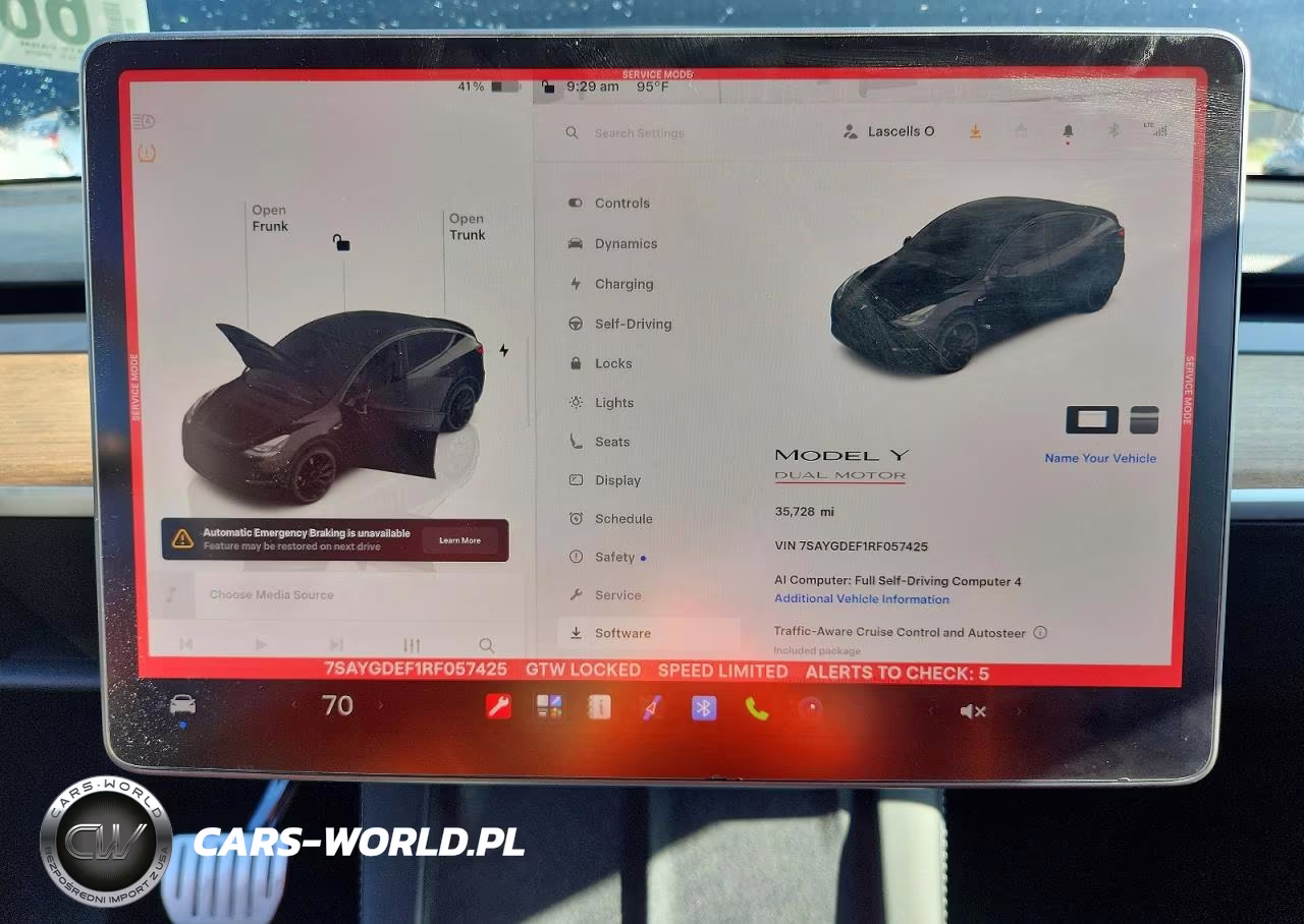 2024 Tesla Model Y VIN:7SAYGDEF1RF057425 - 9