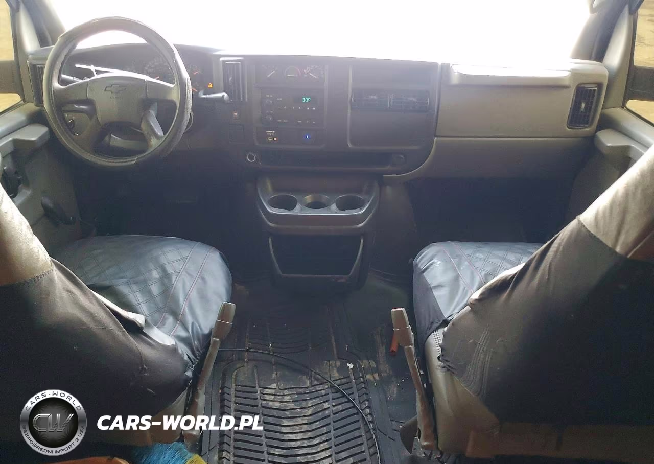 2007 Chevrolet Express G2500 VIN:1GCGG25VX71190761 - 8