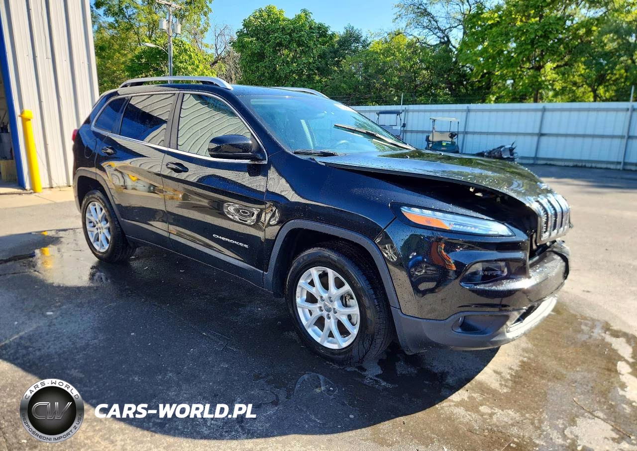 2016 Jeep Cherokee Latitude VIN:1C4PJMCB0GW213800 - 4