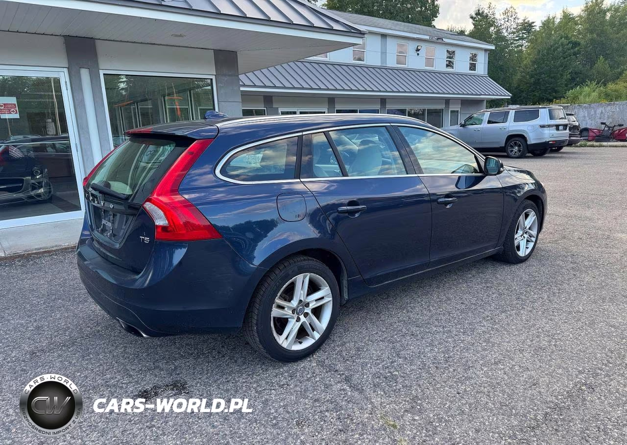 2015 Volvo V60 Premier VIN:YV140MEK6F1254733 - 4