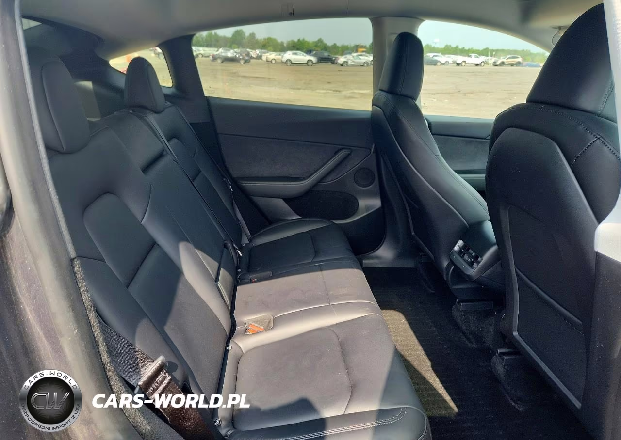 2023 Tesla Model Y VIN:7SAYGDED1PF943952 - 10