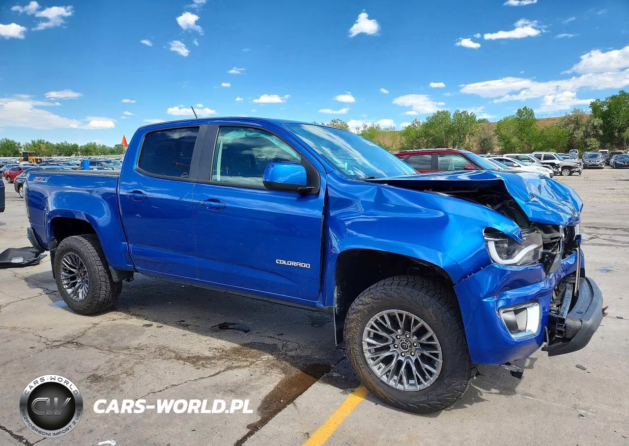 2018 Chevrolet Colorado Z71 VIN:1GCGTDEN2J1112067 - 4