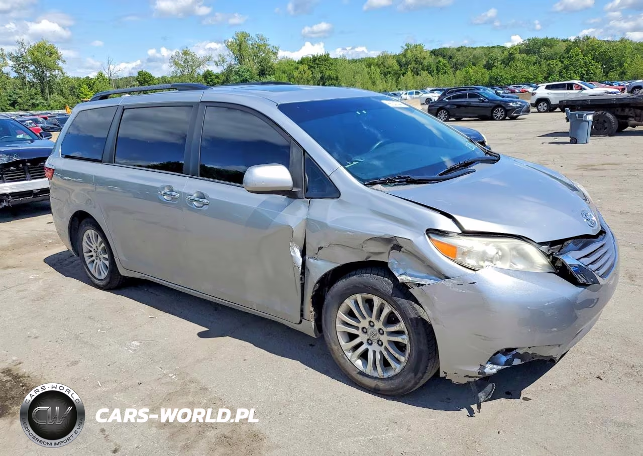 2016 Toyota Sienna Xle 8-Passenger VIN:5TDYK3DC2GS749800 - 4