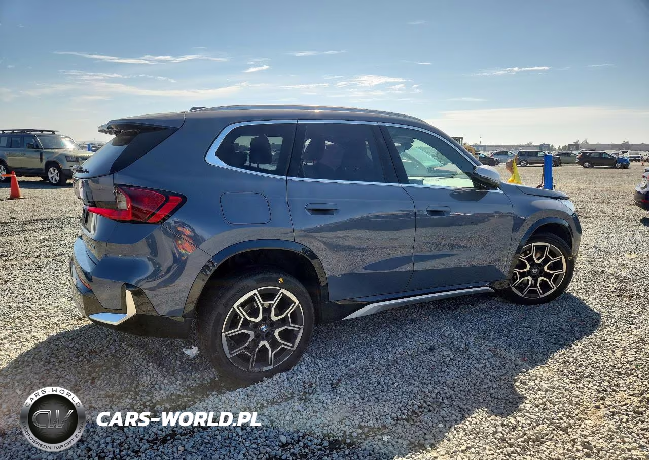 2023 BMW X1 xDrive28I VIN:WBX73EF05P5W47990 - 3