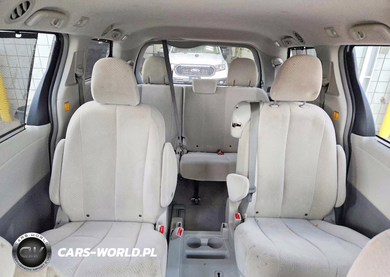 2013 Toyota Sienna Le VIN:5TDKK3DC2DS281598 - 10