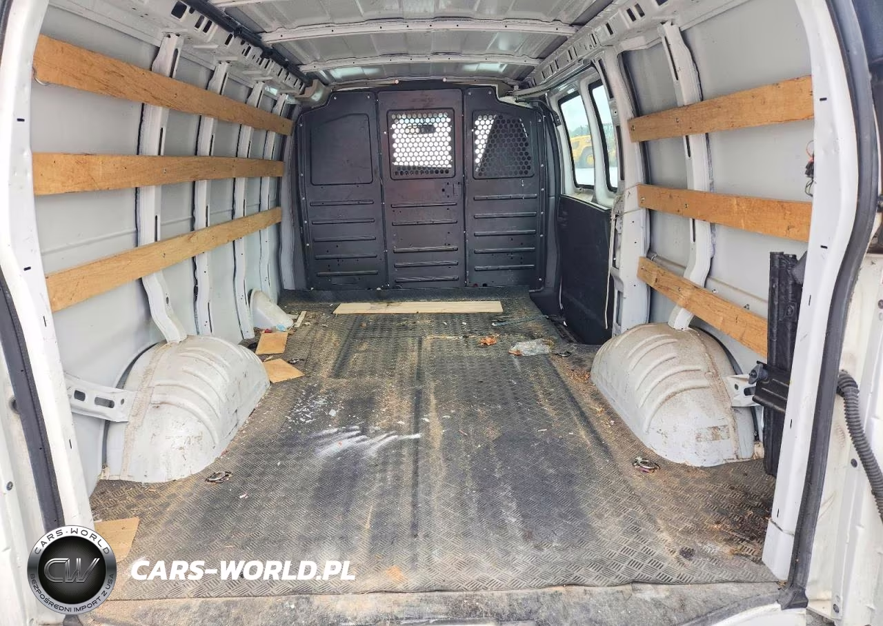 2020 Chevrolet Express 2500 Cargo Delivery Van VIN:1GCWGAFG2L1197087 - 10