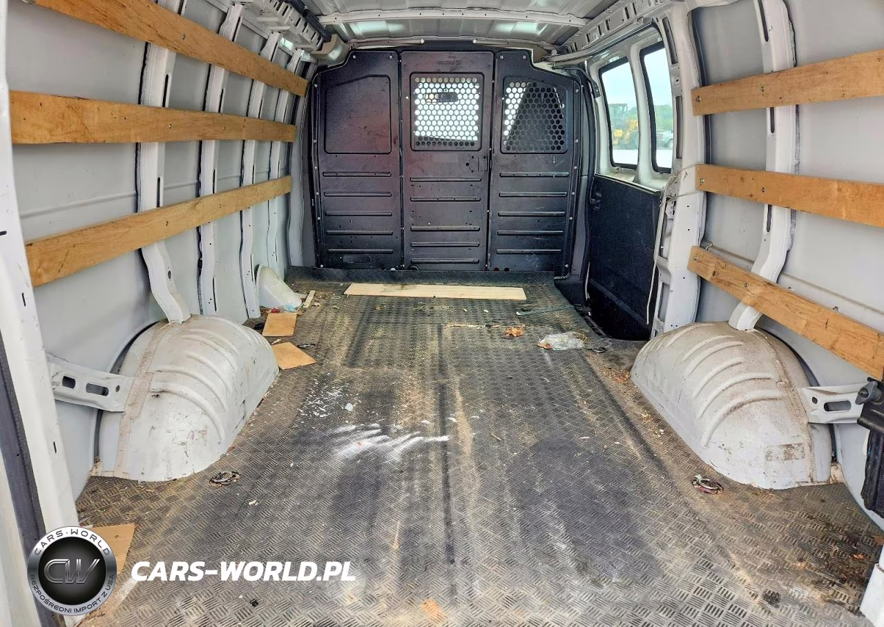 2020 Chevrolet Express 2500 Cargo Delivery Van VIN:1GCWGAFG2L1197087 - 11