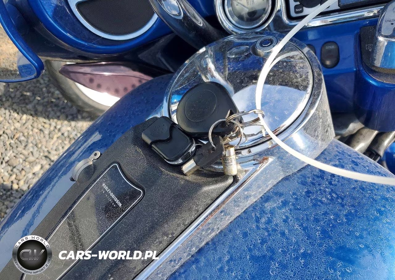 2007 Harley-Davidson Flhtcui VIN:1HD1FC4107Y608201 - 8