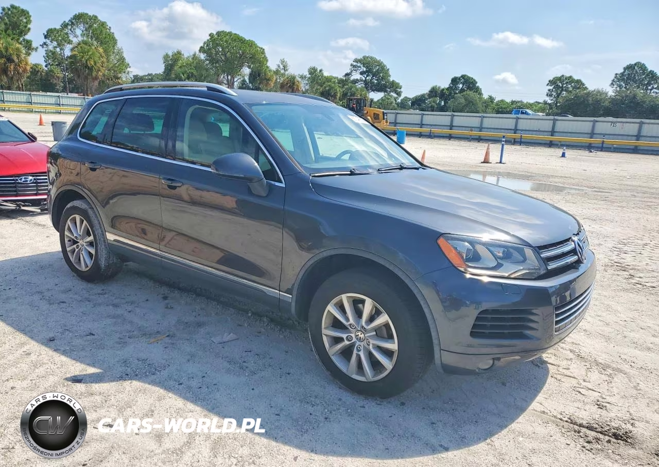 2013 Volkswagen Touareg V6 VIN:WVGEF9BP3DD012219 - 4